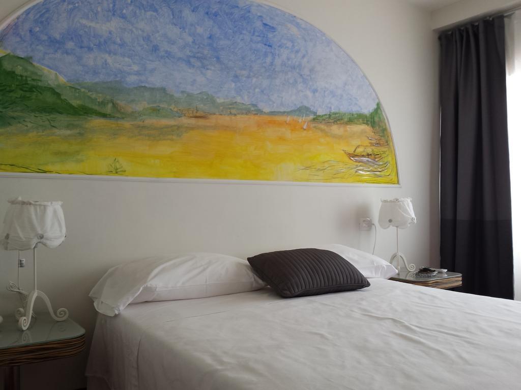 Hotel Nautilus Вальмадрера Номер фото